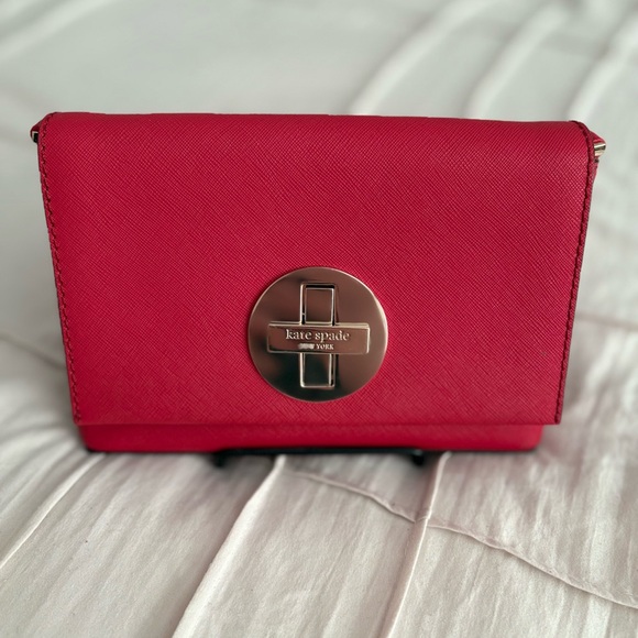 Kate Spade Cedar Street Red Saffiano Leather Turnlock Crossbody - Picture 2 of 7